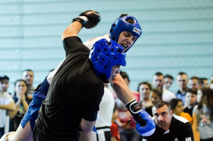 Federația Română de Freestyle Kickboxing participă cu 40 de sportivi la Campionatul Mondial de arte marțiale unificate