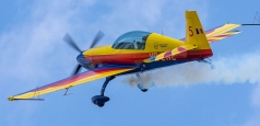 The Flying Bulls, Aeroclubul României și Hawks of Romania fac spectacol în aer, pe 17 septembrie, la Red Bull Flugtag